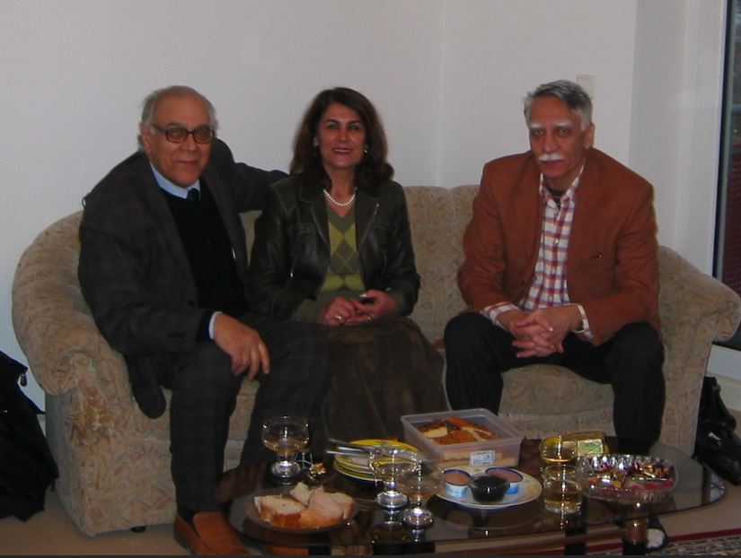 http://arianafghanistan.com/FotoGallary/Others/meeting_Ka_02.JPG